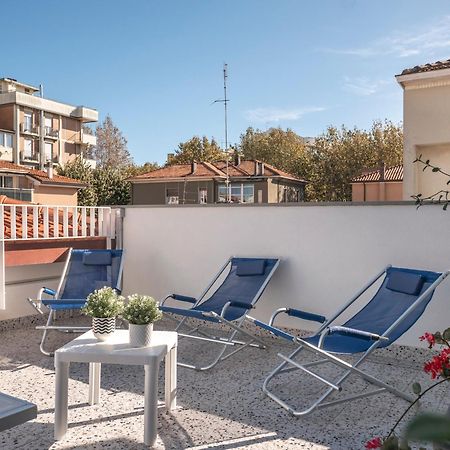 Zuara9Room Римини Экстерьер фото