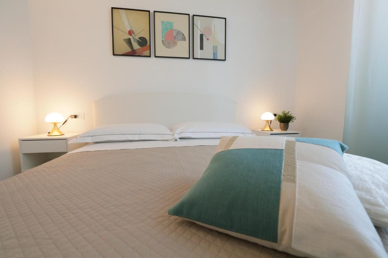 Zuara9Room Римини Экстерьер фото