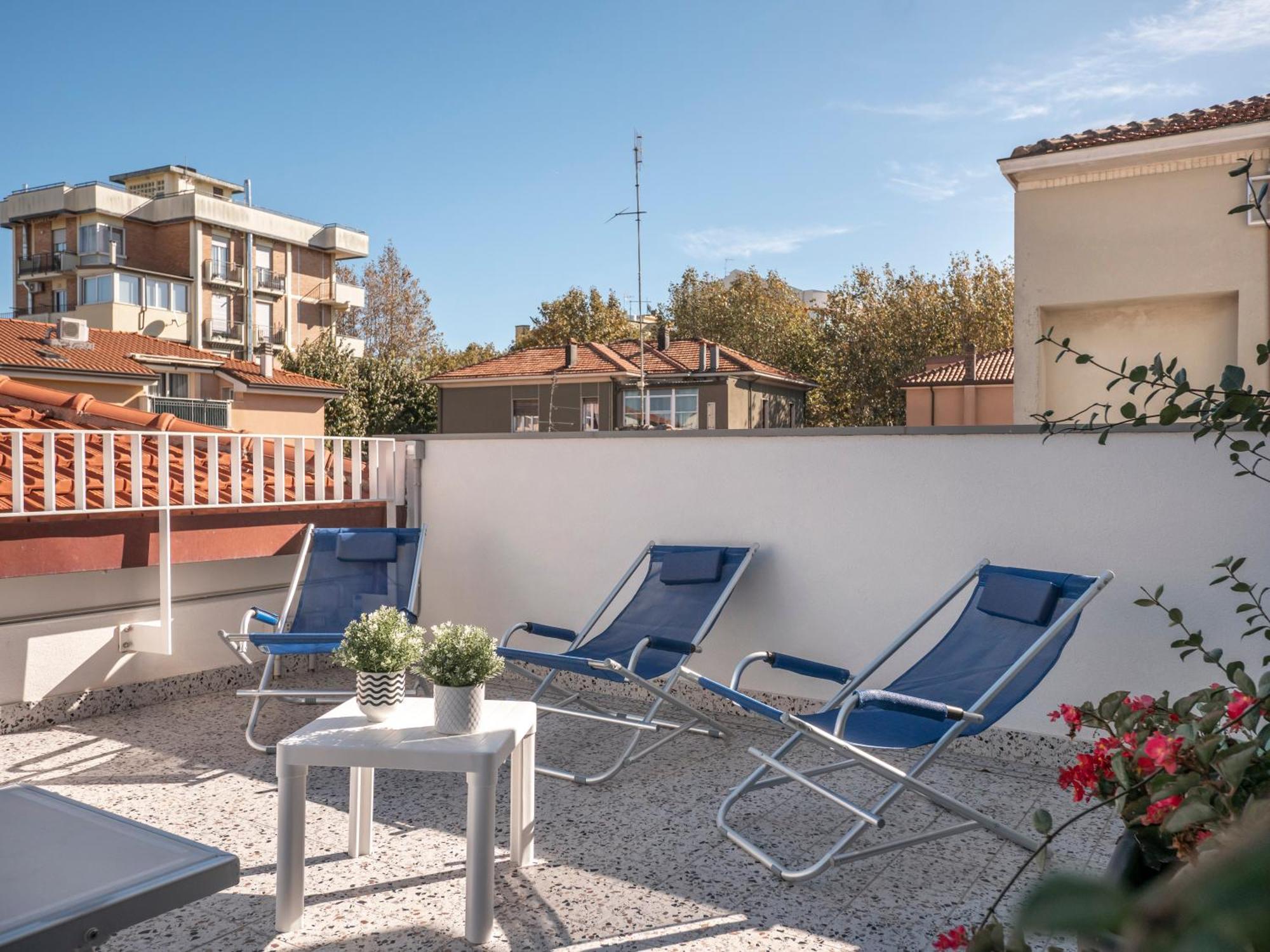 Zuara9Room Римини Экстерьер фото
