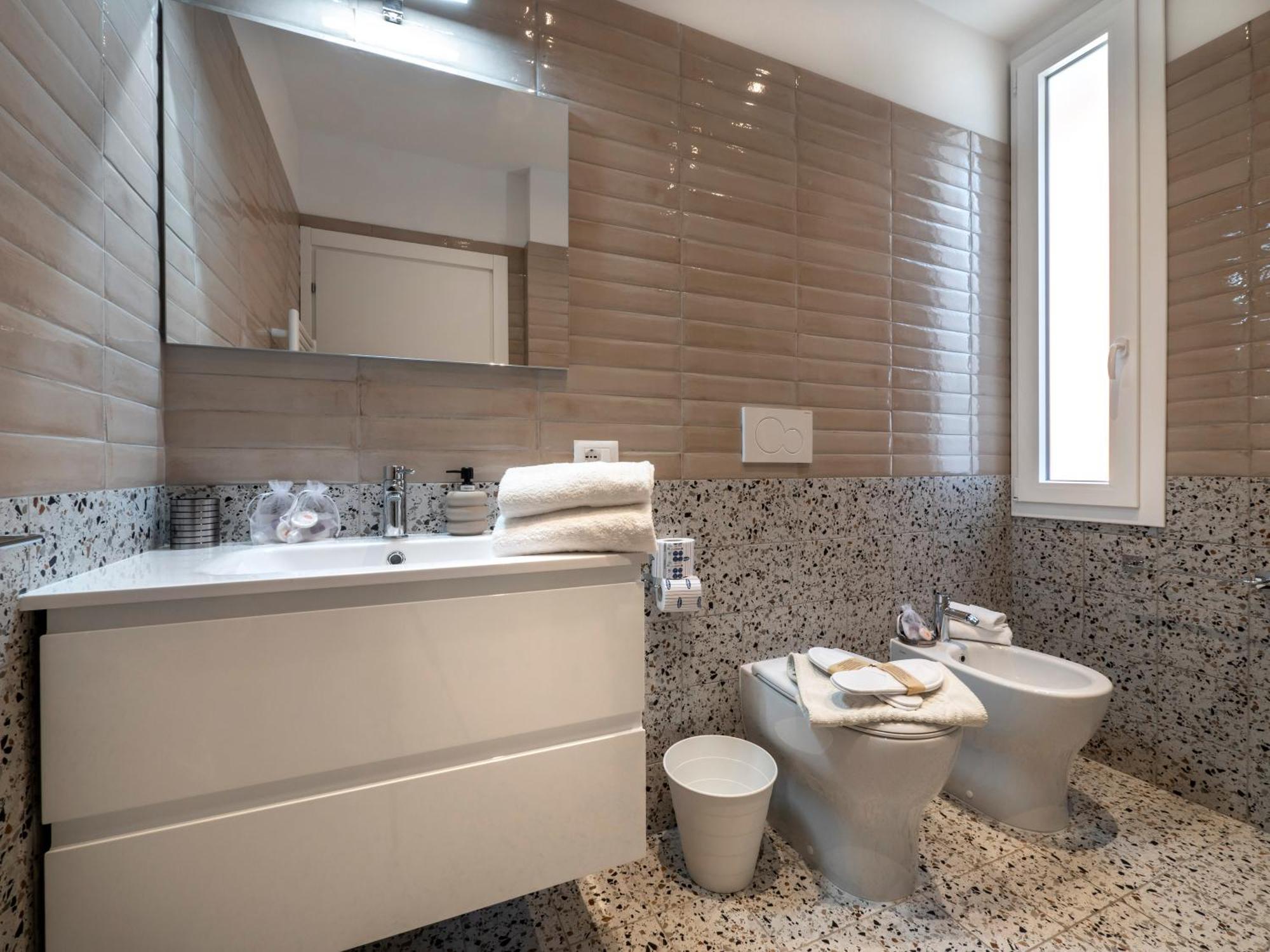 Zuara9Room Римини Экстерьер фото