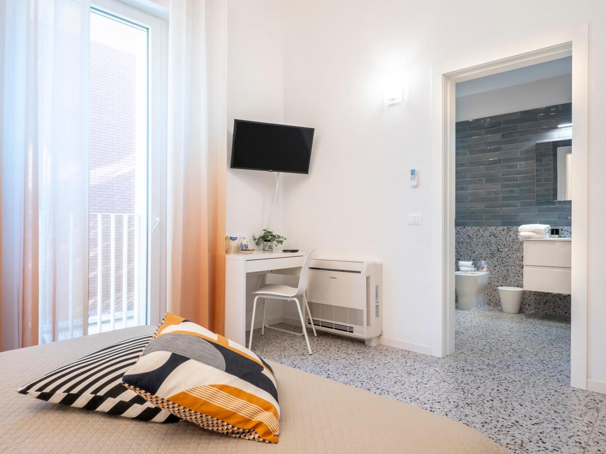 Zuara9Room Римини Экстерьер фото